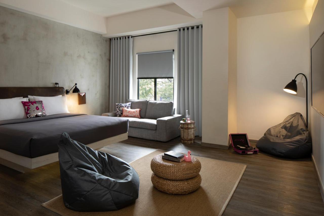 Moxy Bandung Hotell Exteriör bild