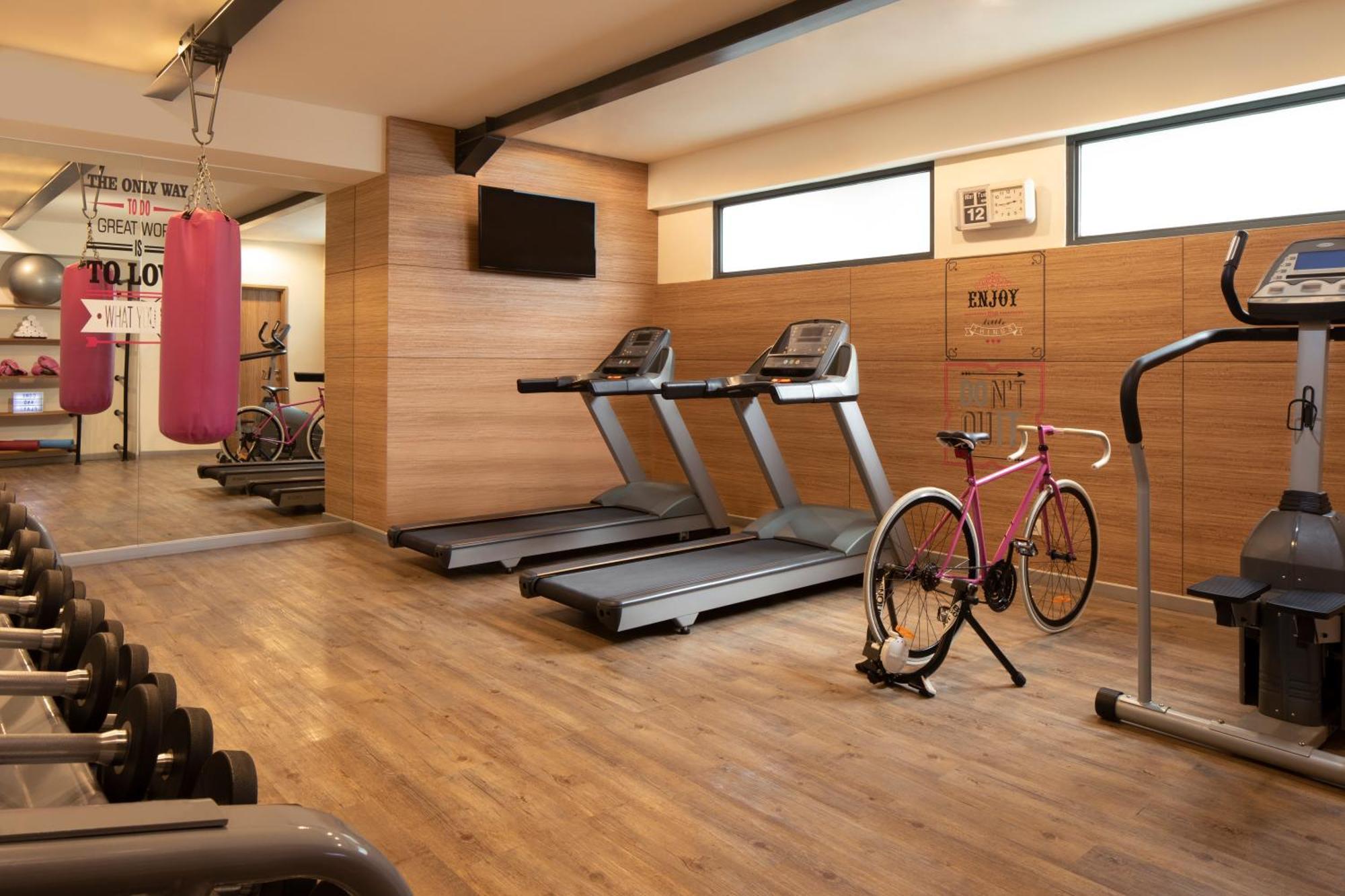 Moxy Bandung Hotell Exteriör bild