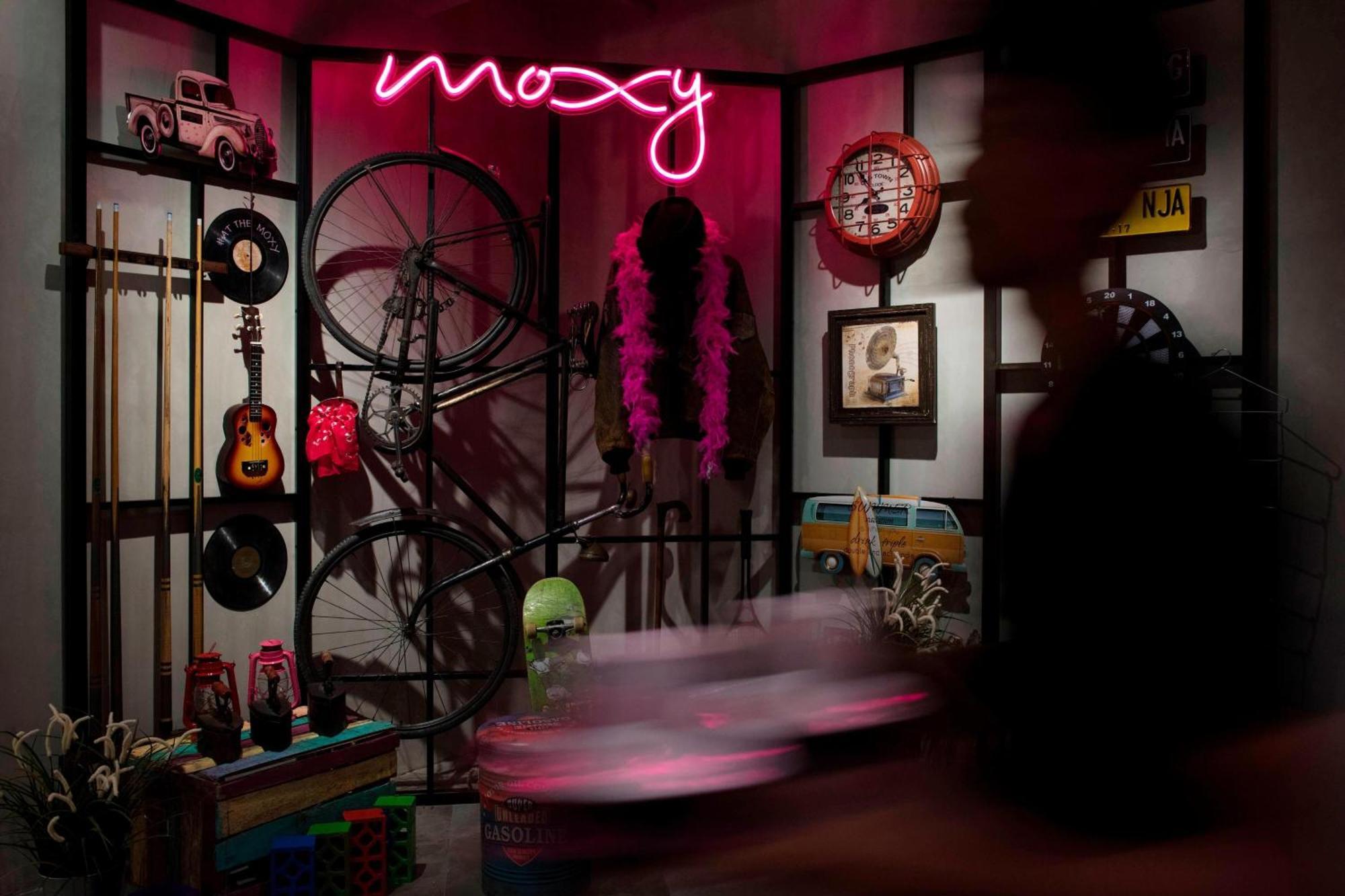 Moxy Bandung Hotell Exteriör bild