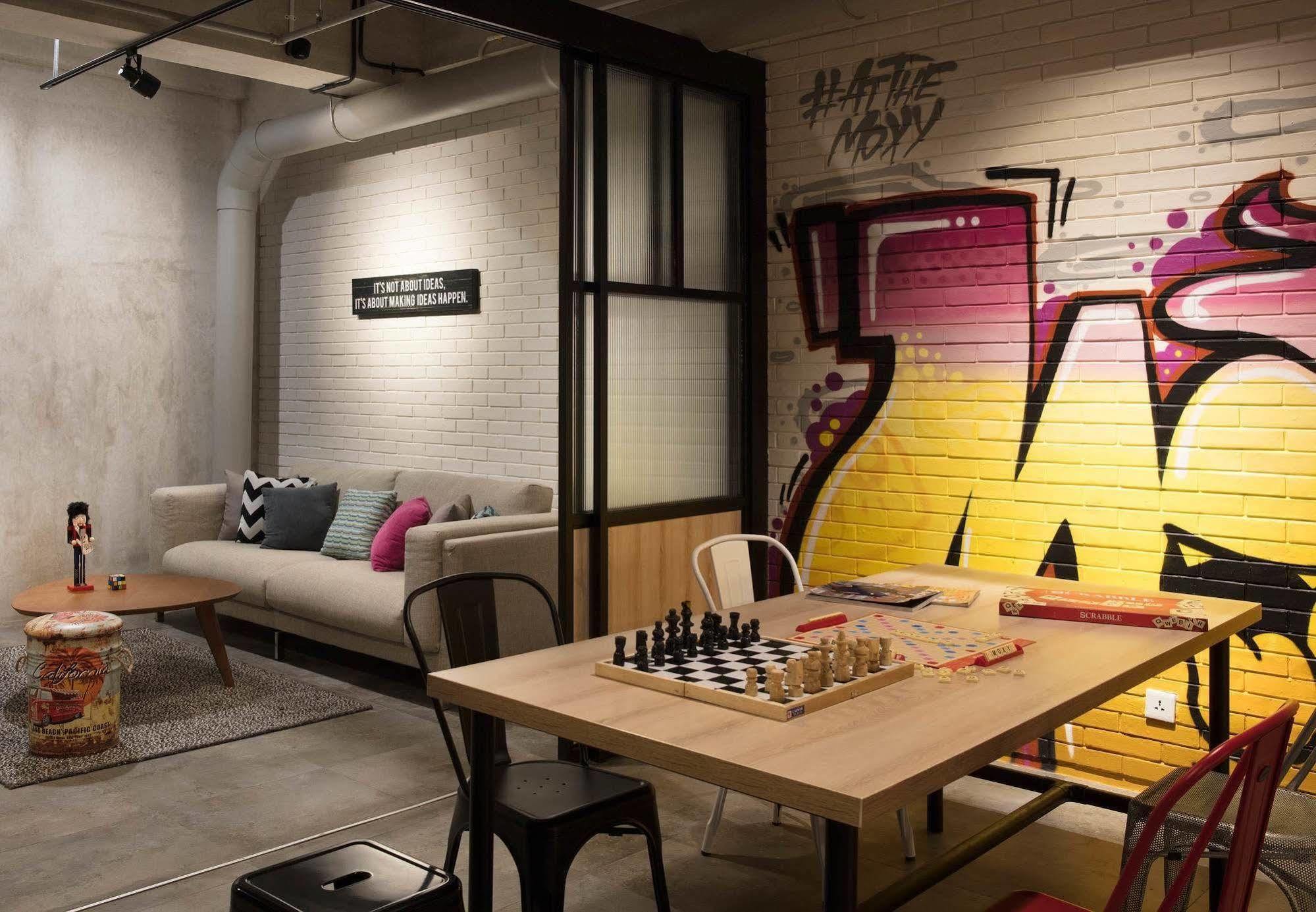 Moxy Bandung Hotell Exteriör bild